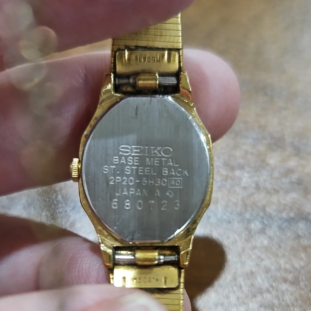 Seiko Gold-Tone Quartz Timepiece